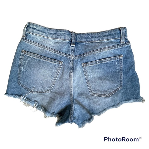FOREVER 21 CUTOFF JEAN SHORTS Size 27 - Picture 2 of 4